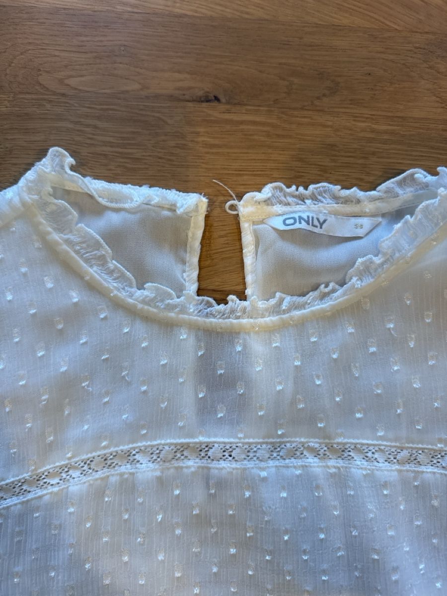 Only Camicette: Bluse – Usato da Bronschhofen venduto da kat_2ptq 1