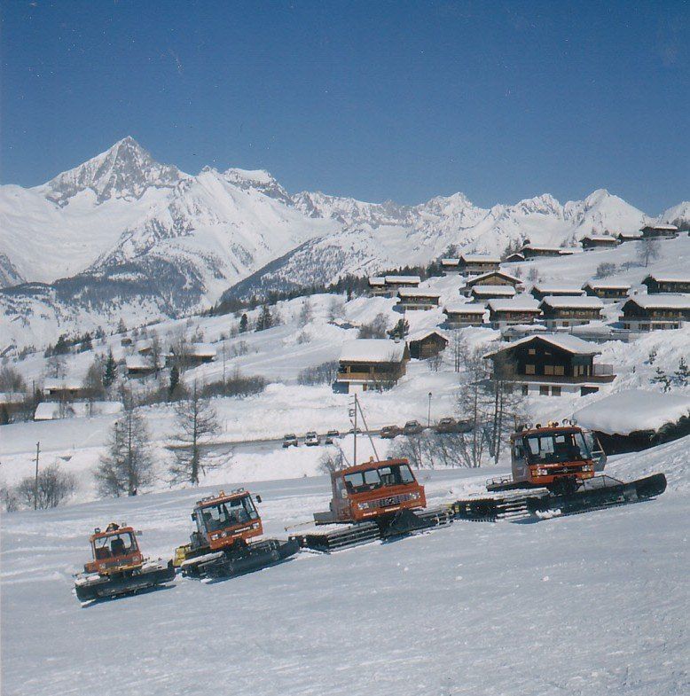Cartoline postali: Bürchen  VS  -   4  Pistentreter   (Photo) – Usato da Brig venduto da Valcards54