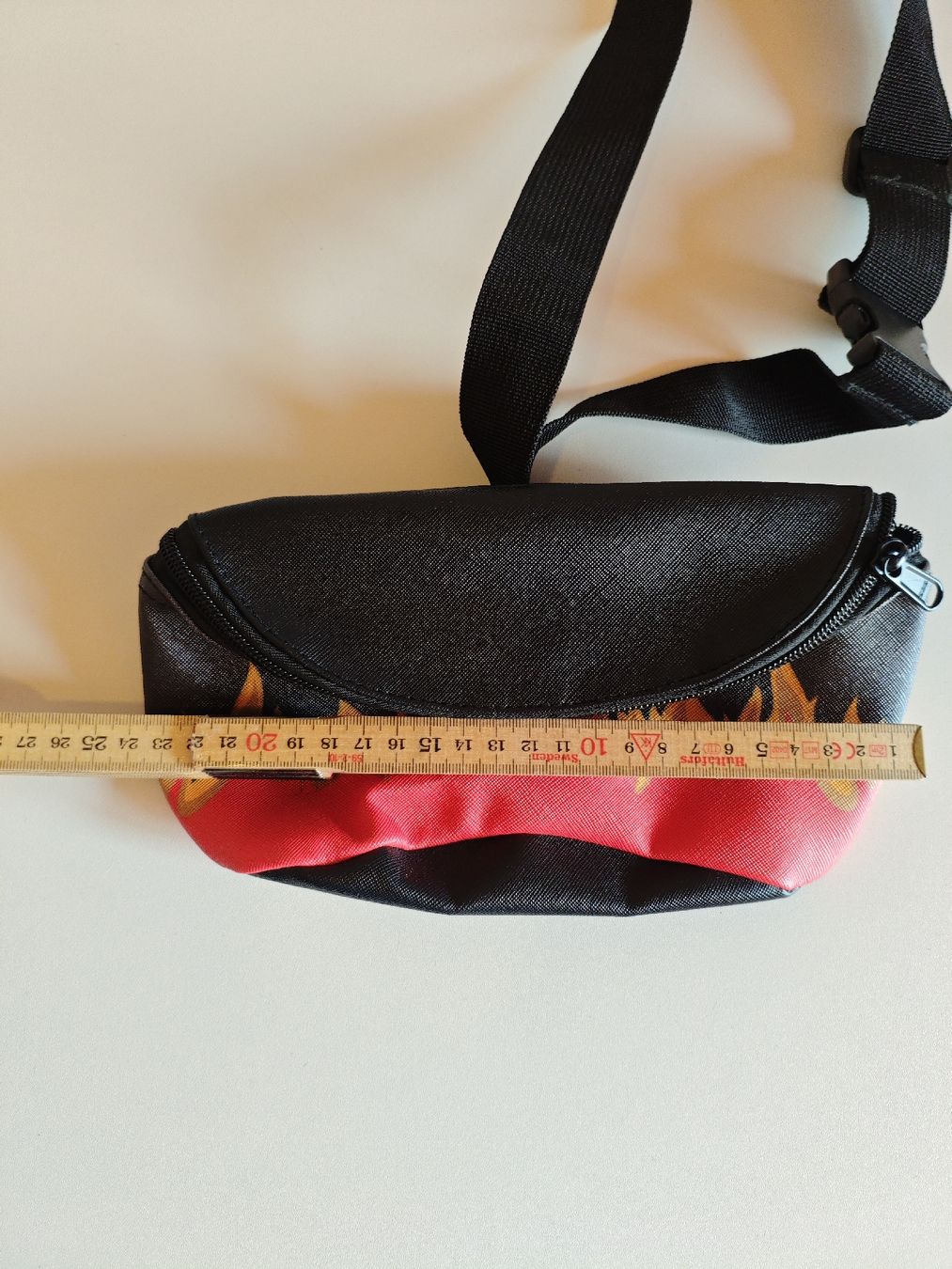 Borse: Bauchtasche mit Flammenmuster – Usato da Unterstammheim venduto da and_kj2n 6