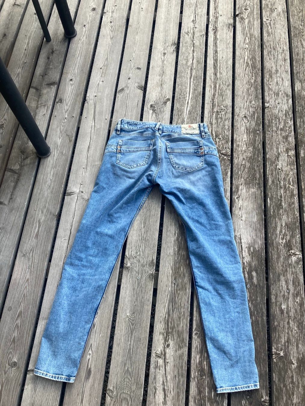 Herrlicher Jeans: Herrlicher Jeans 27/30 – Usato da Wädenswil venduto da Pixie_ 1