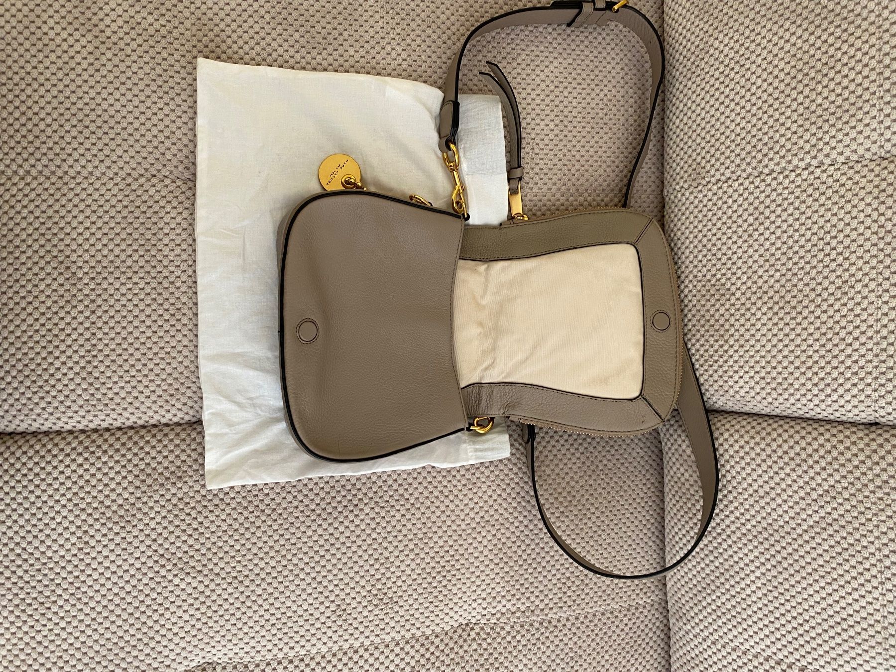 Marc Jacobs Taschen für Damen: Marc Jacobs Lederumhängetasche, Model Nomad – Gebraucht aus Vetroz von Gundisima 4