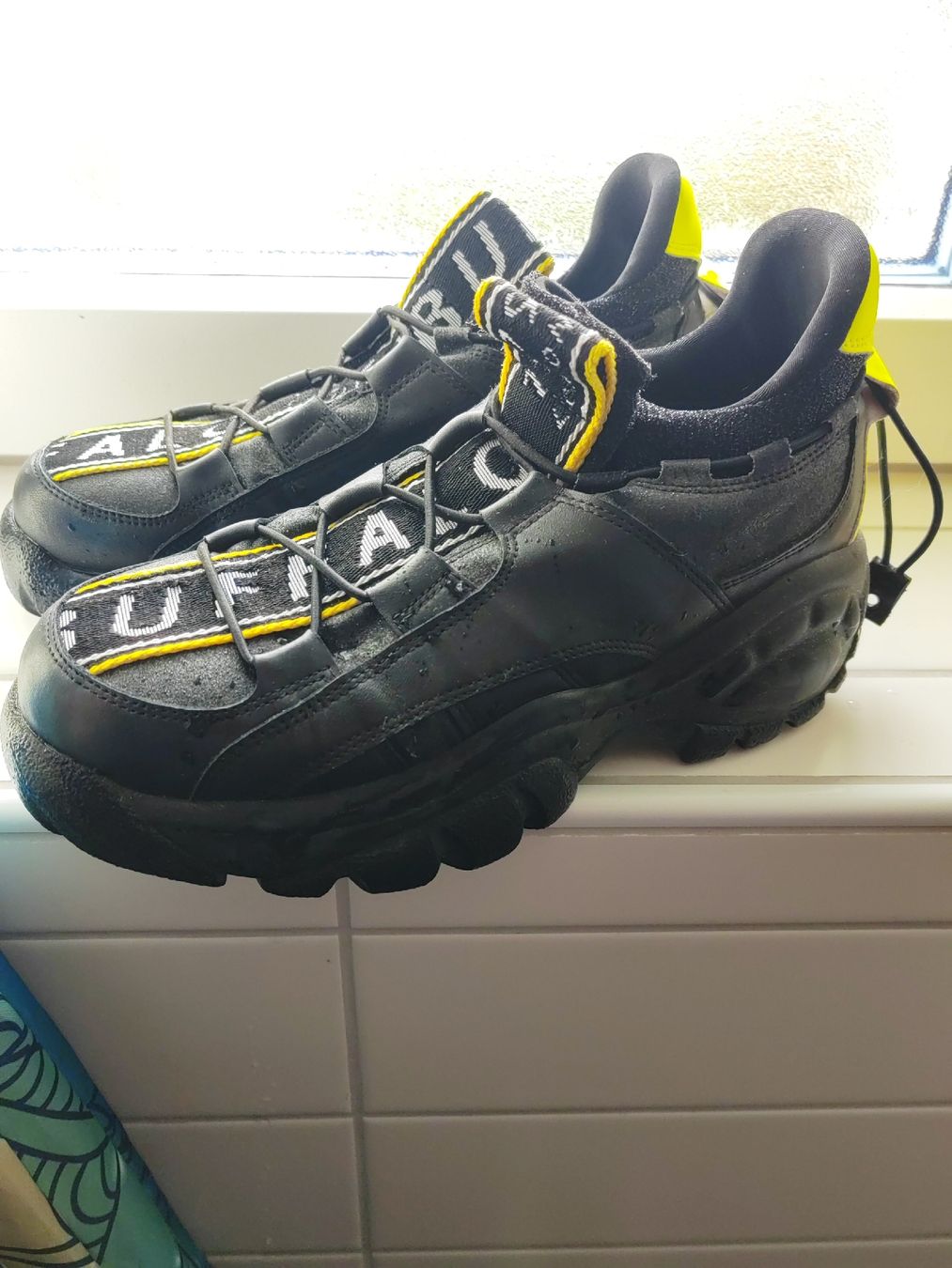 Buffalo Scarpe da uomo: Buffalo London Sneaker, Schwarz, Gr. 38 – Usato da Romanshorn venduto da Dbaumann60