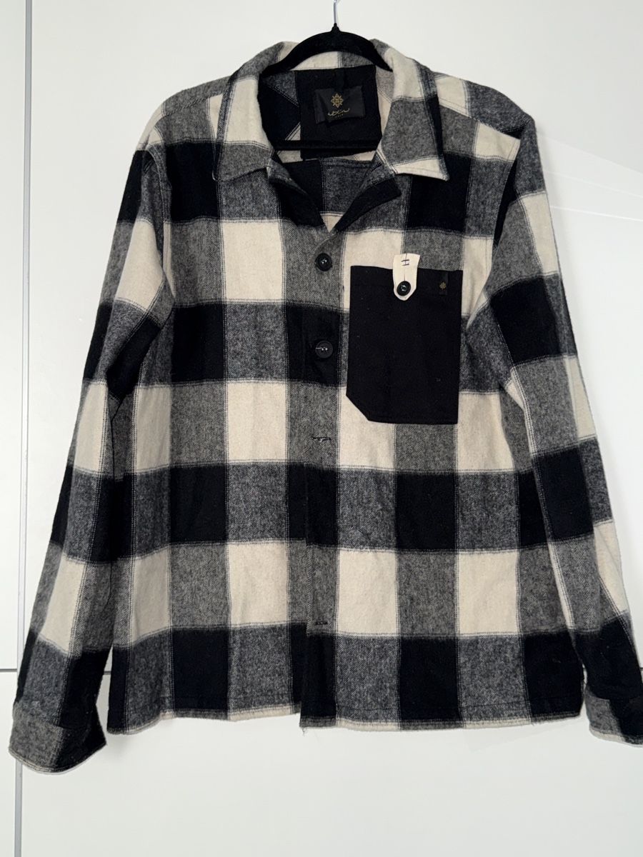Camicie: KARO-HEMDJACKE IN SCHWARZ, GRAU UND CREME – Usato da Schlieren venduto da kle_dis