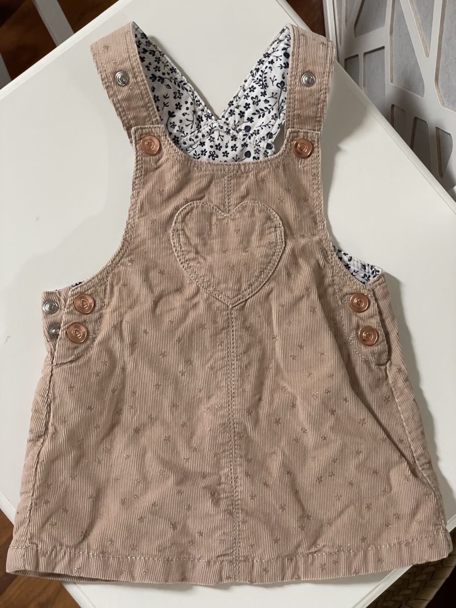 Vestiti & Gonne: Cordkleid mit Glitzer Gr. 74 – Usato da Fehraltorf venduto da Nadja0205