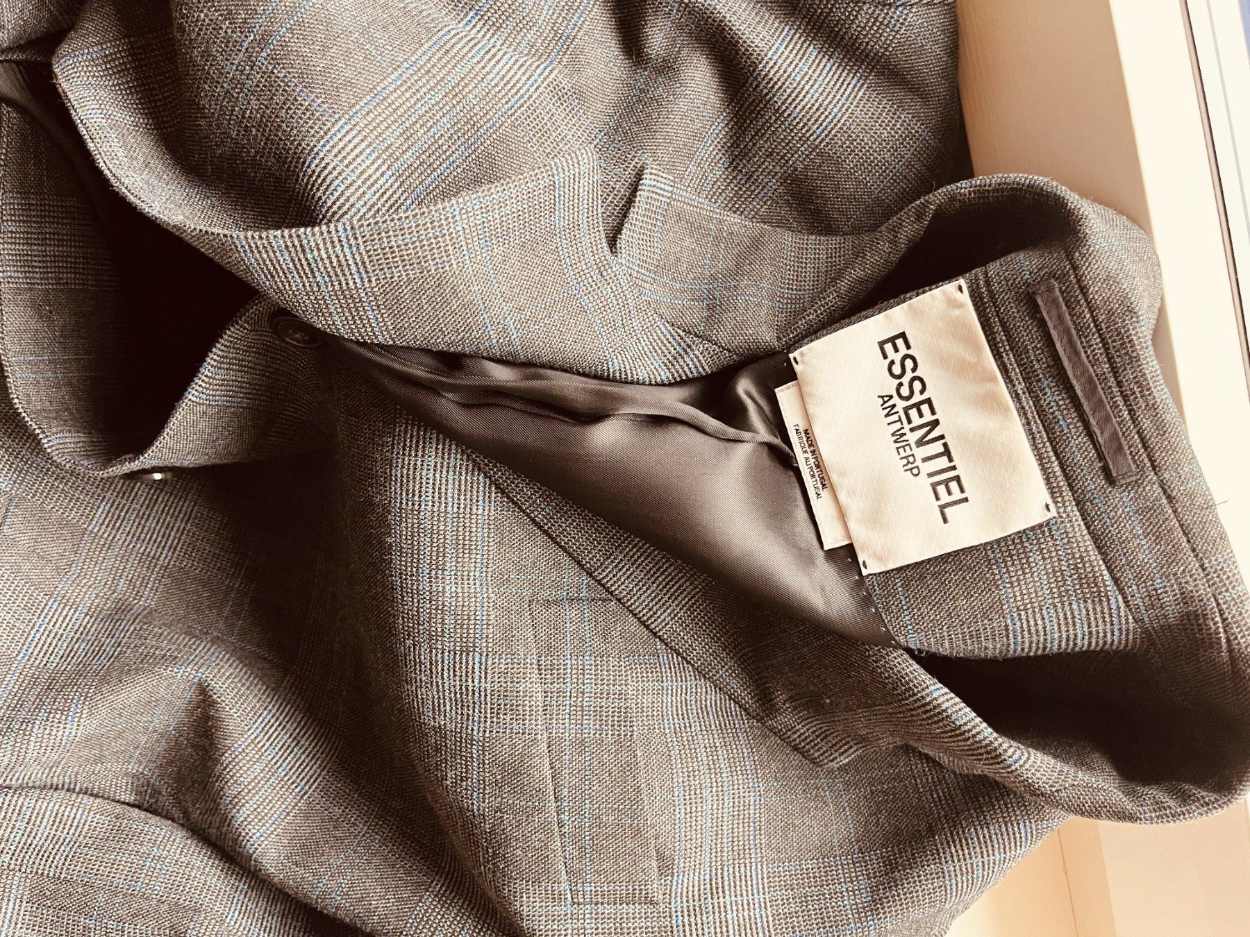 Essentiel Antwerp Jacken: ESSENTIEL ANTWERP oversize Karoblazer – Gebraucht aus Zürich von 4samsala