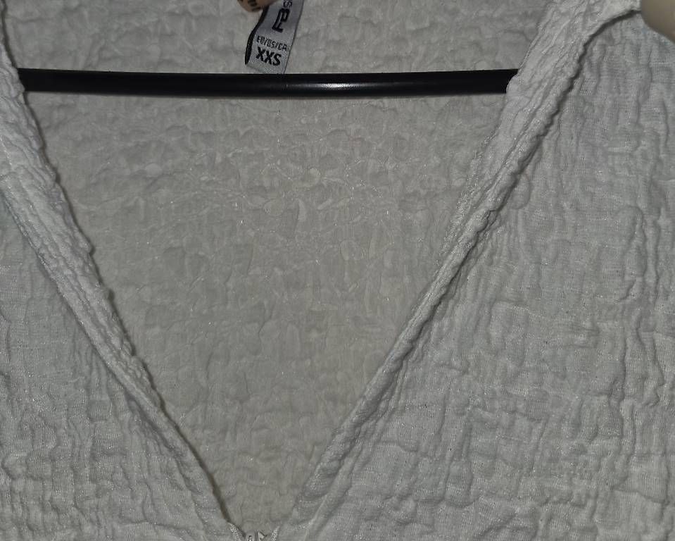 Blusen: Bluse mit V- Ausschnitt  – Neu und originalverpackt aus St. Gallen von ruz_t5lk 2