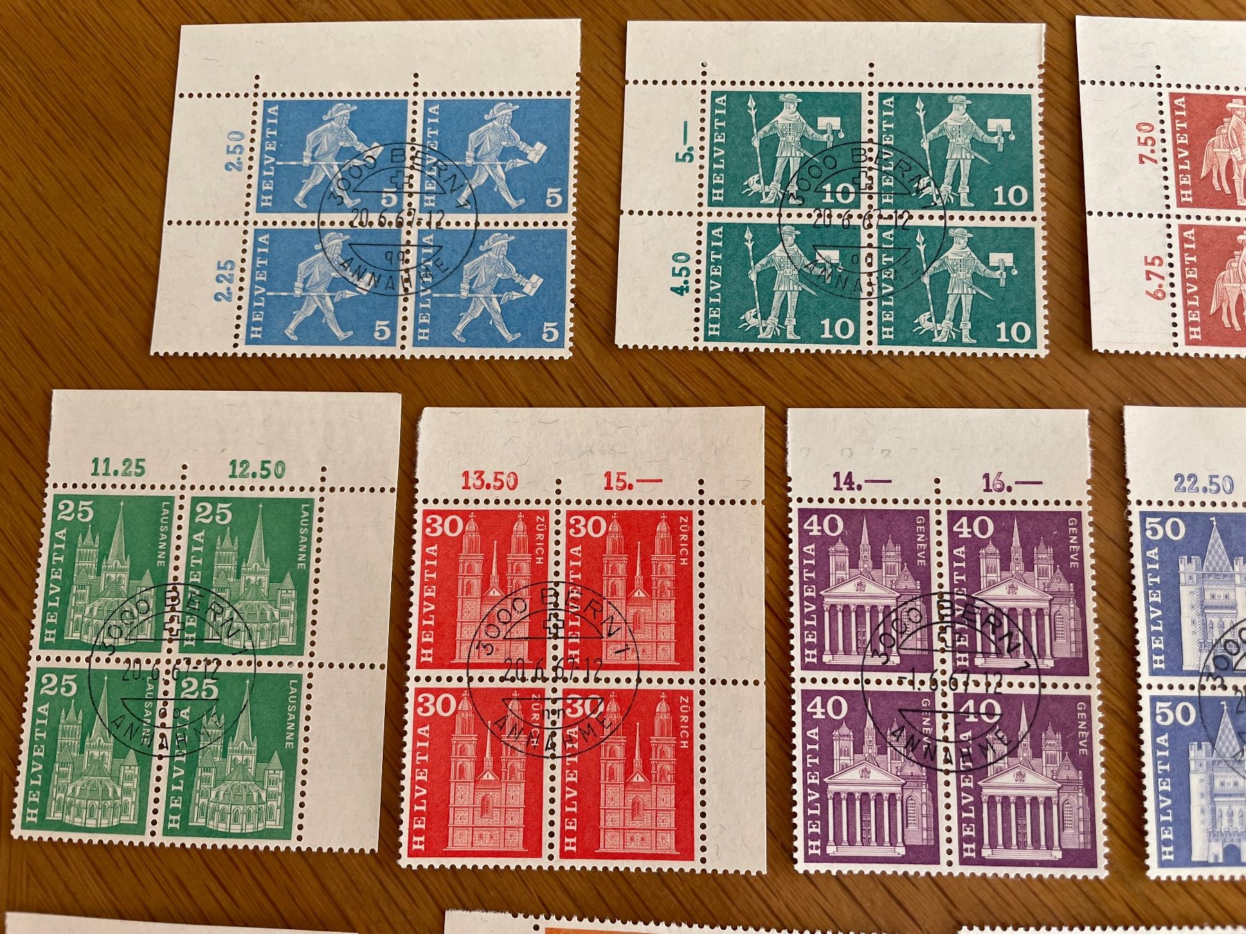 Tutti i francobolli: 15 blocs papier luminescent 1963-67 – Usato da Sonceboz-Sombeval venduto da Comment2 1
