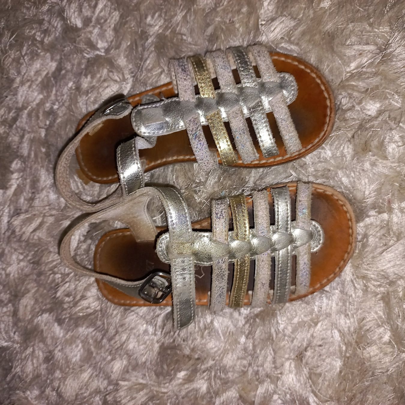 Scarpe per ragazze: Leder Sandale gr.27 – Usato da Bachenbülach venduto da enigmatic