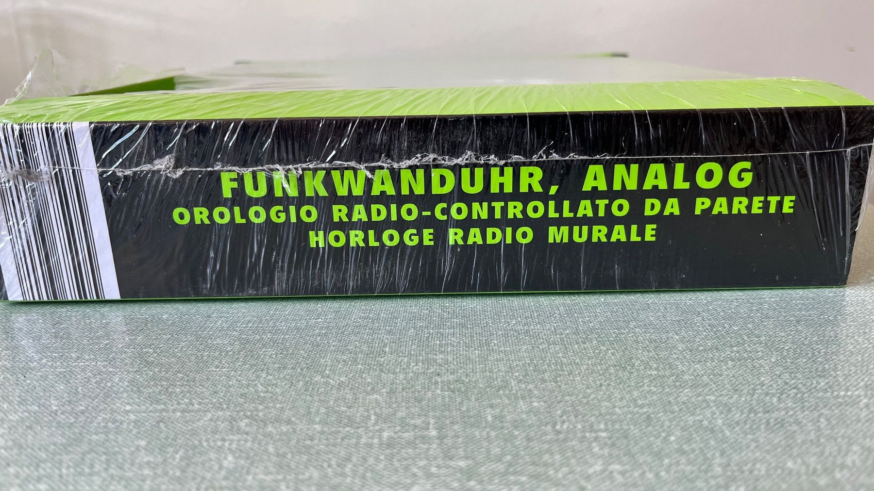 Orologi da terra & Orologi da parete: Wanduhr (Funkuhr) – Nuovo e nell'imballaggio originale da Pfeffingen venduto da Gascard 1