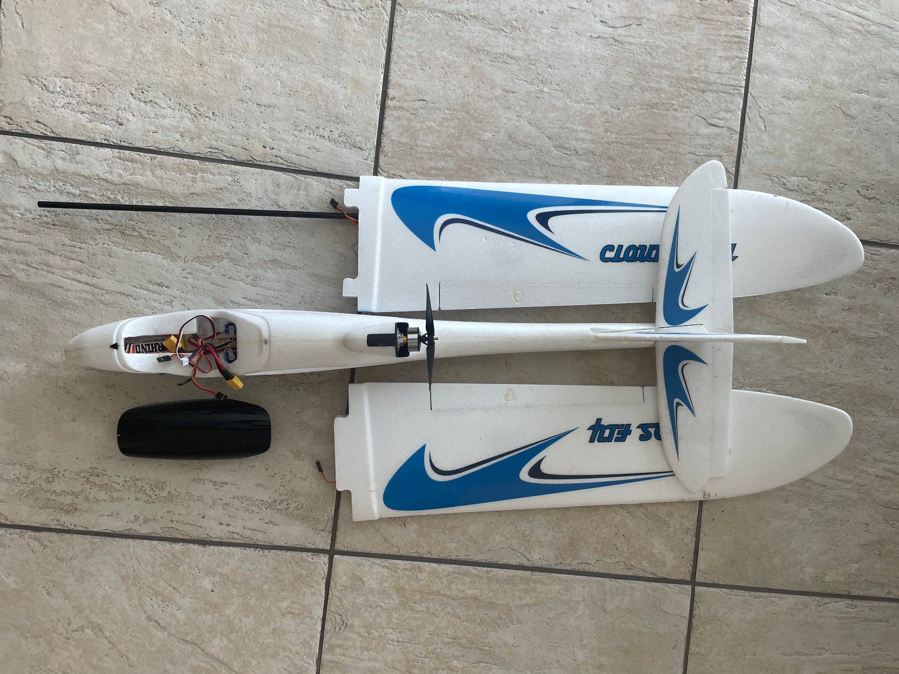 Spektrum RC Modellbau: DX6 + Clouds Fly + Wing Wing Z-84 + div. Zubehör – Gebraucht aus Cham von Ebbieli 3