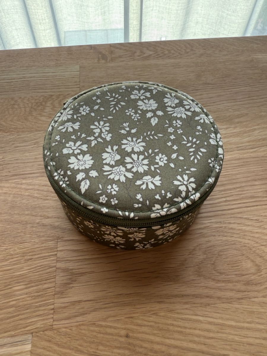 Portagioie: Schmuckkästchen von Bonia Essentials mit Blumenmuster – Usato da Sarmenstorf venduto da Nathaliie_21