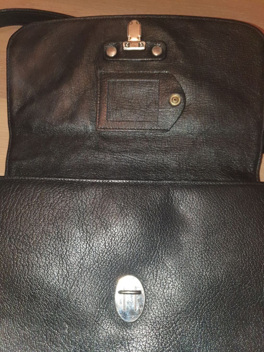 Borse da donna: Amiet Ledertasche Damen schwarz – Usato da Uster venduto da Mooreas 1