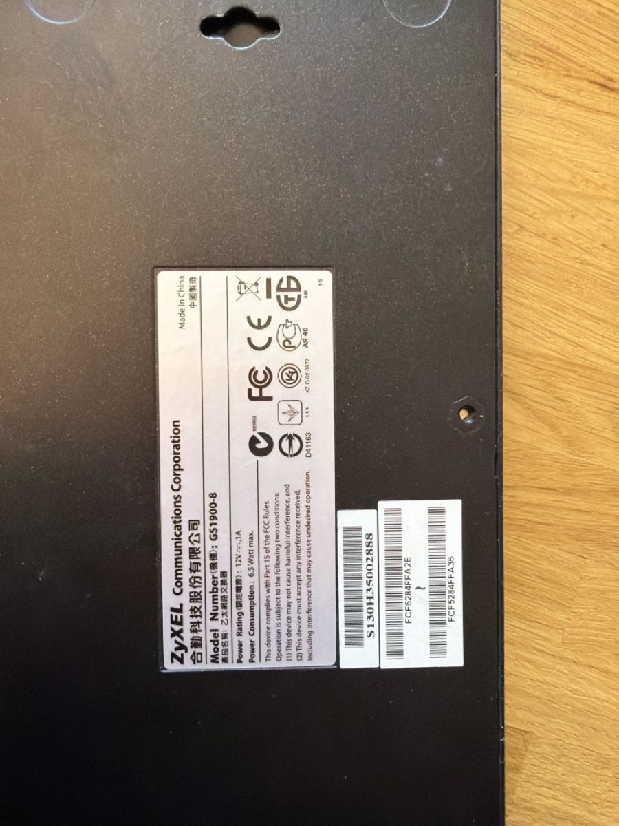 Zyxel Hub & Switch: PoE Switch 8Port – Usato da Steffisburg venduto da gia_5gkm 1