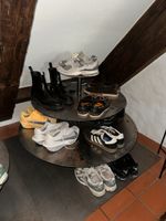 Handgefertigtes Metall-Drehregal / Schuhregal / Präsentation