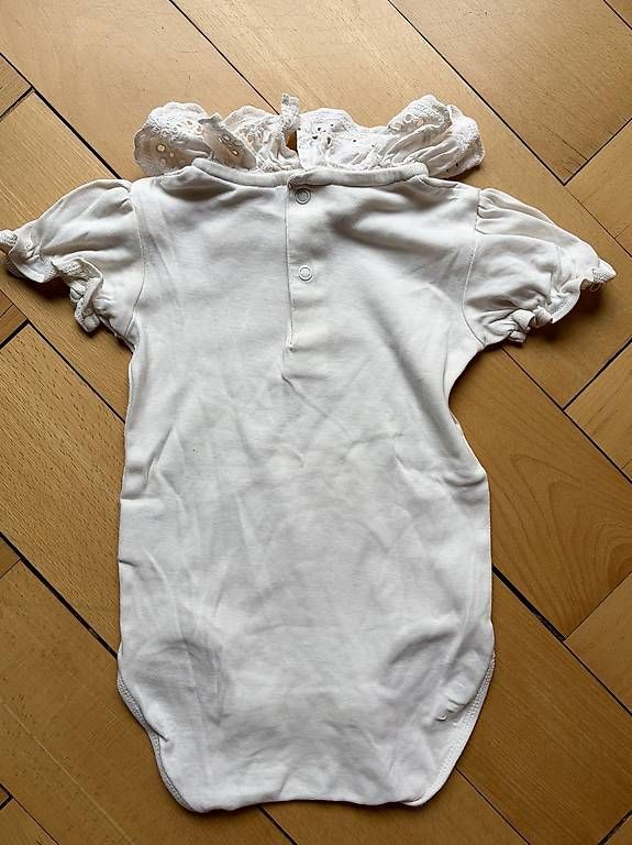 Unterwäsche: Kurzarmbody mit Spitzenkragen - Gr. 86 – Gebraucht aus Zürich von pau_25cq 1
