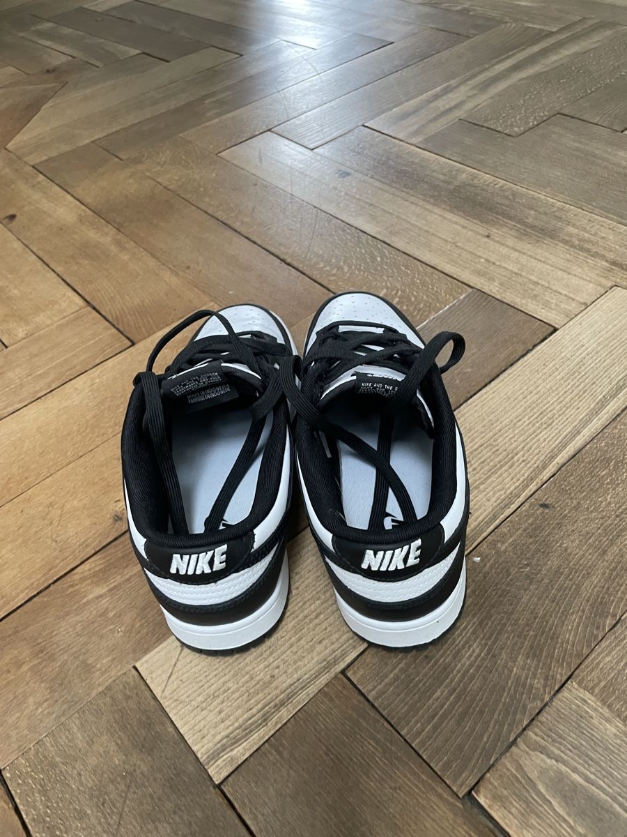 Nike Scarpe da uomo: Nike Dunk Low schwarz weisse Grösse 43 gebraucht – Nuovo (secondo la descrizione) da Solothurn venduto da philippe_wehrli 2