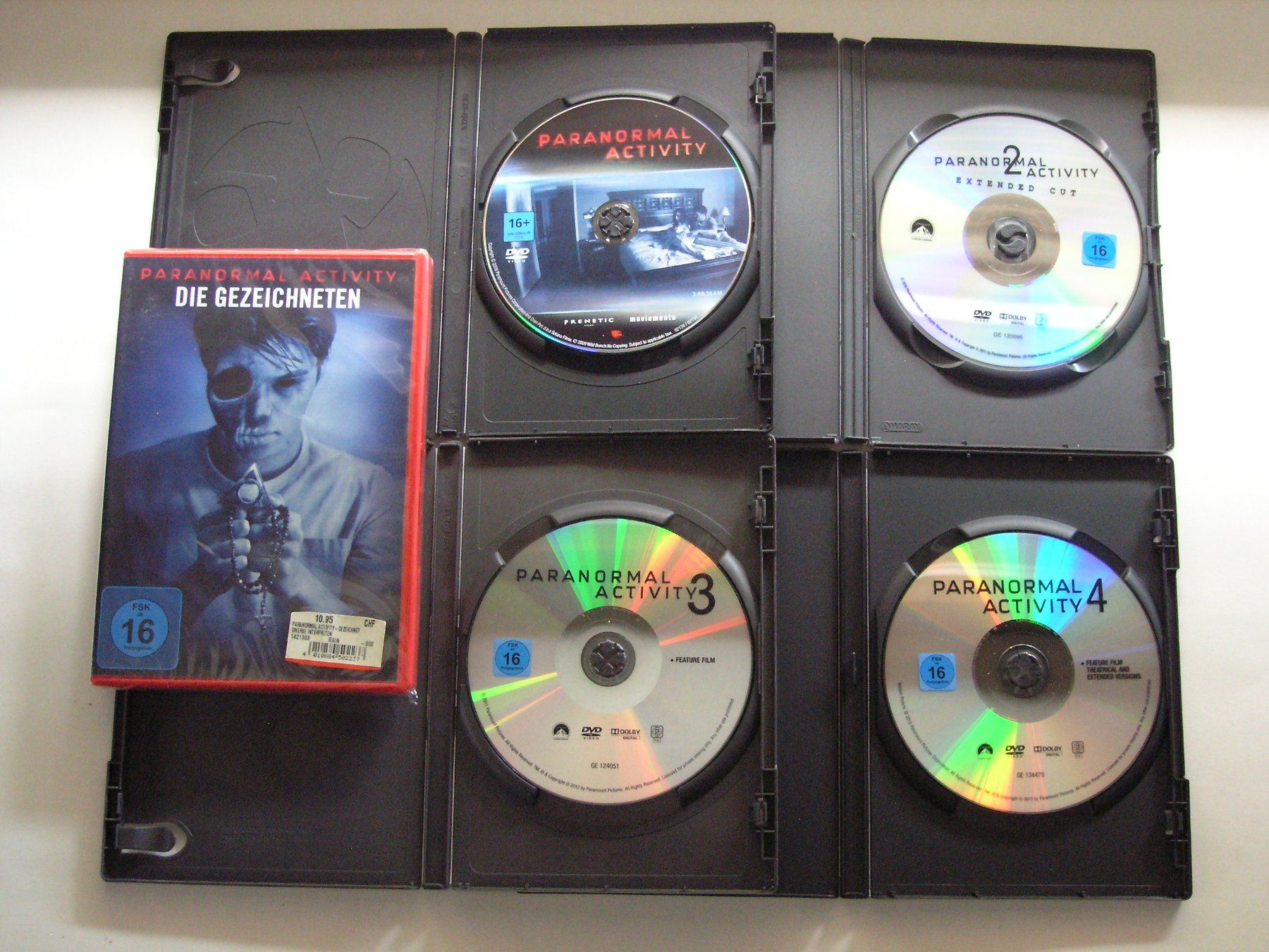 Tutti i DVDs: Paranormal Activity 1-5 Ultimate DVD Collection – Nuovo (secondo la descrizione) da Zuzwil SG venduto da vette13 3