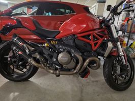 Ducati Monster 1200