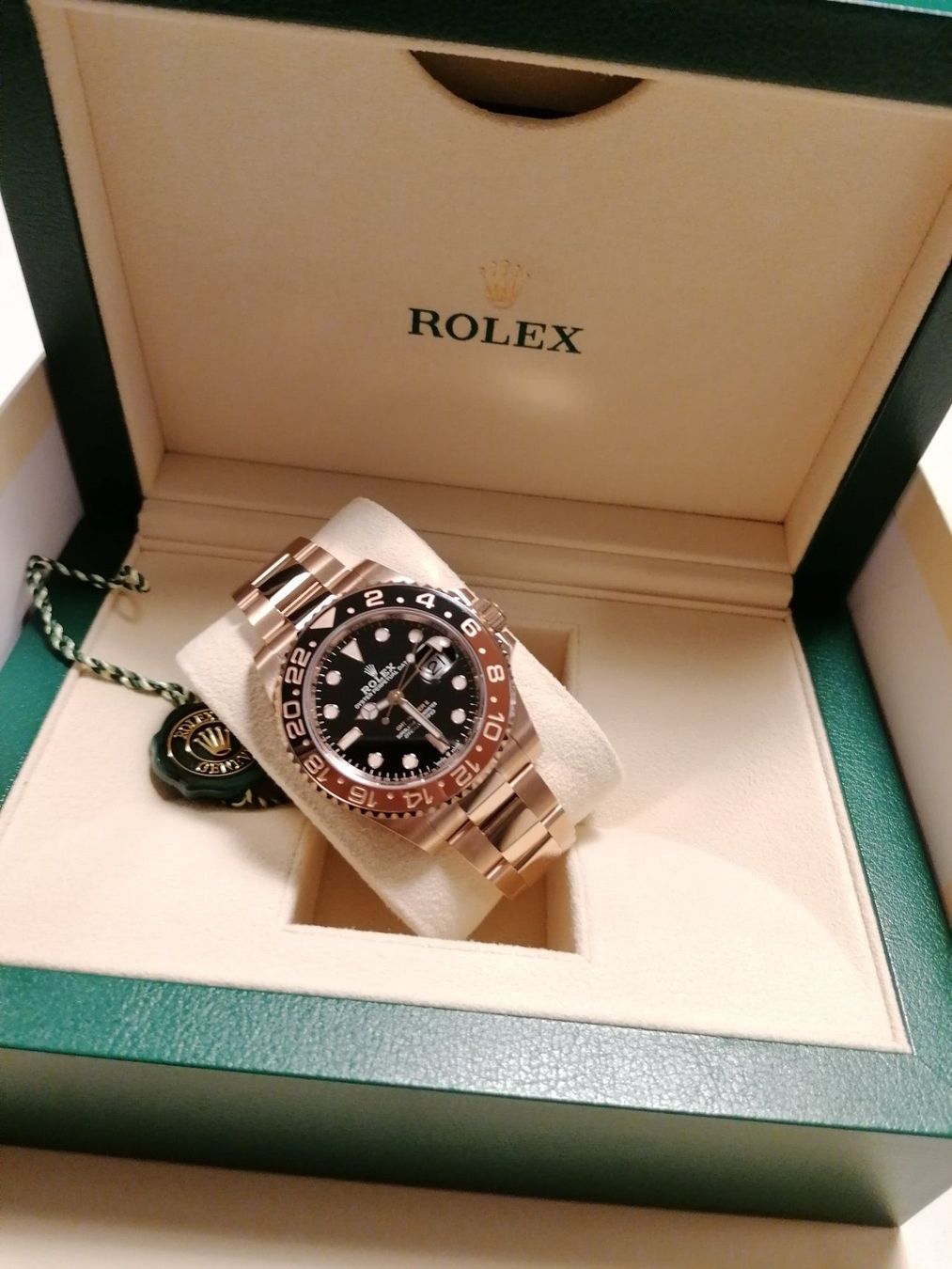 Rolex Orologi: Rolex GMT-Master II 126715CHNR Full Set NEW Rootbeer – Nuovo e nell'imballaggio originale da Sursee venduto da watch-hunter13 1