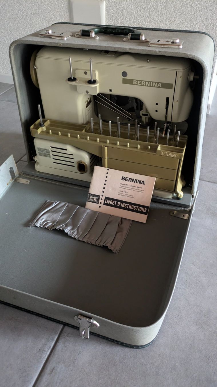 Bernina Macchine da cucire: Machine à coudre Bernina Record 530-2 – Usato da Estévenens venduto da Rockingirl