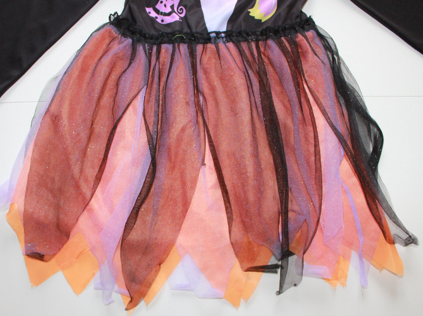 Costumes: Costume sorcière / Hexe t. 5 - 6 ans – D'occasion à Peseux par CoolShoping 5