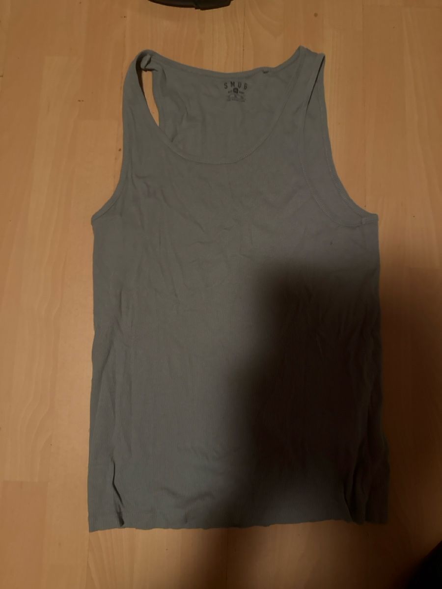 T-shirt: 3 Tank Tops  – Usato da Widnau venduto da muh_j6km 2