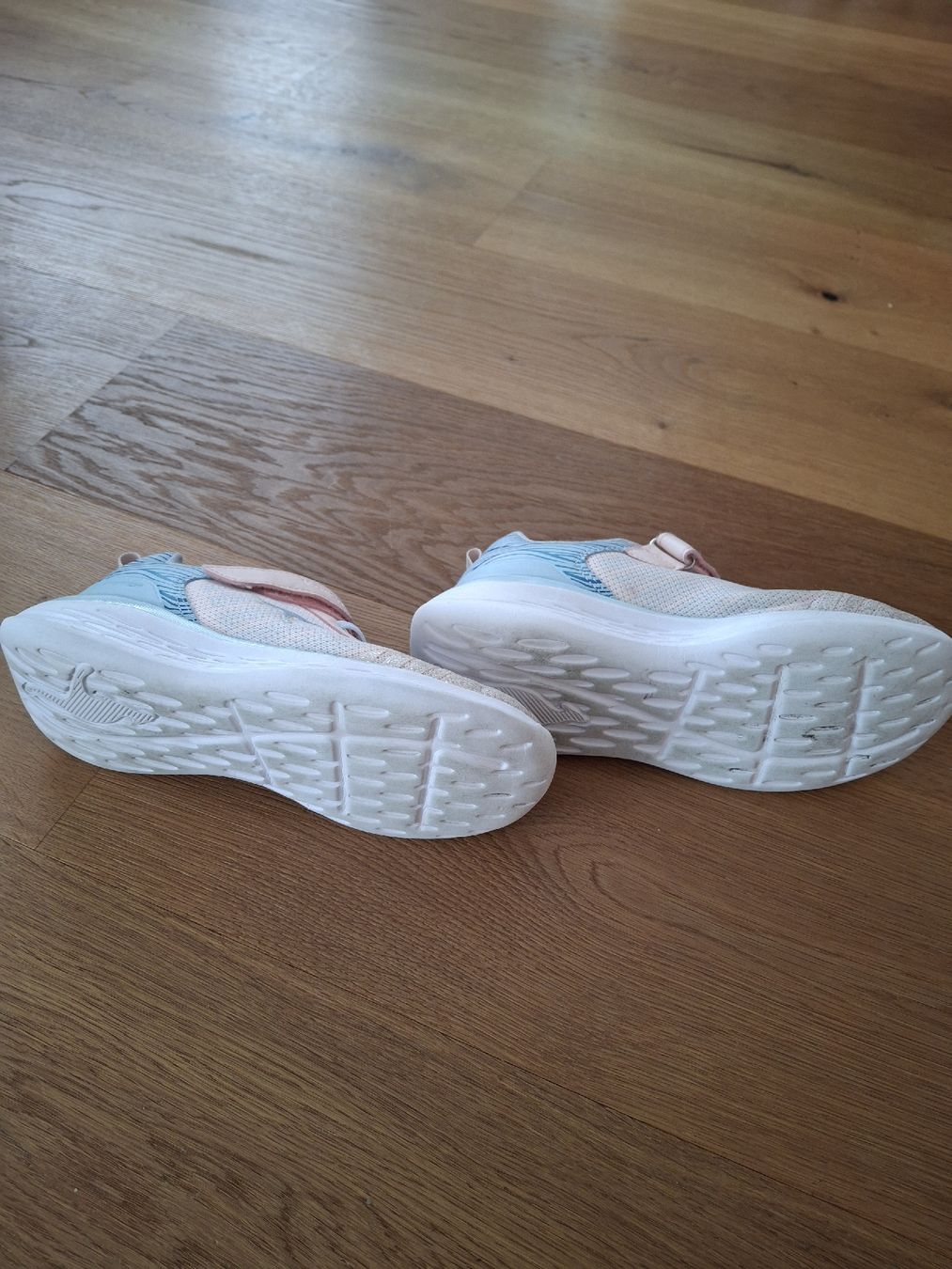 Scarpe per ragazze: Hallenturnschuhe KangaRoos Gr. 35 – Usato da Niederbipp venduto da Himbo62 2