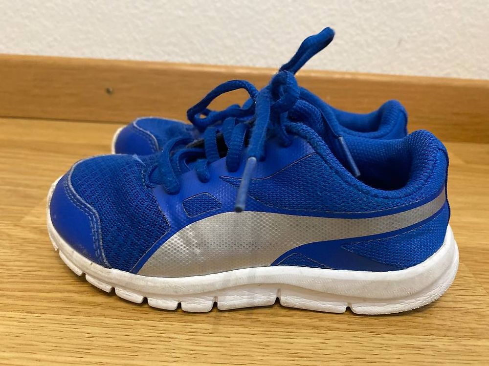 Puma Sneakers Turnschuhe Schuhe 28 blau (Gebraucht) in Glarus