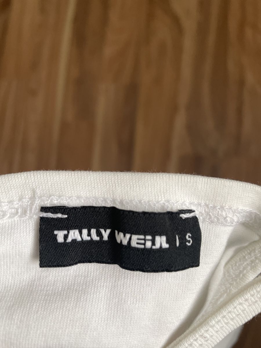 Blusen, T-Shirts & Tops: Weisses Tally Weijl Crop Top Grösse S – Gebraucht aus Neuenkirch von balani 2