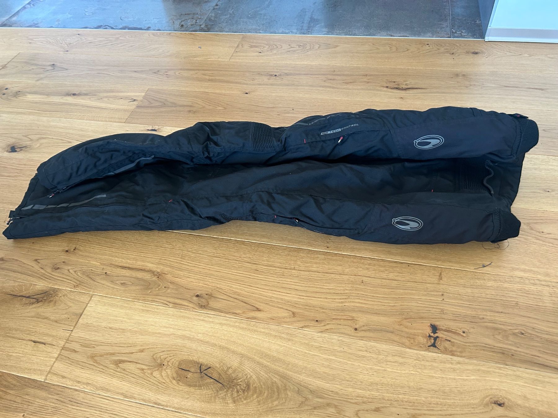 Hosen: Pantalon de moto RICHA 2XL – Gebraucht aus La Tour-de-Trême von mat_qjz8 2