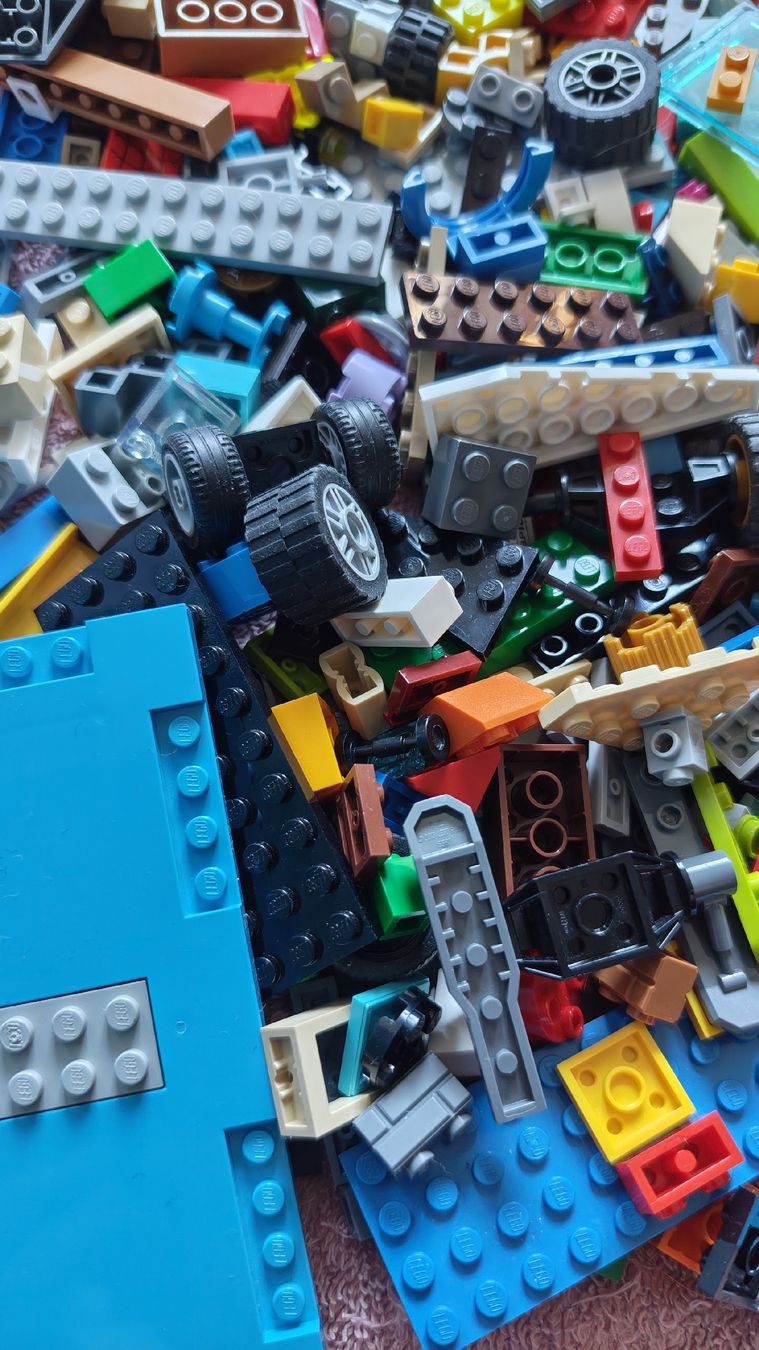 Lego Giocattoli: Lego Mix ca 1,3 Kilo – Usato da Effretikon venduto da Superkarin7 5