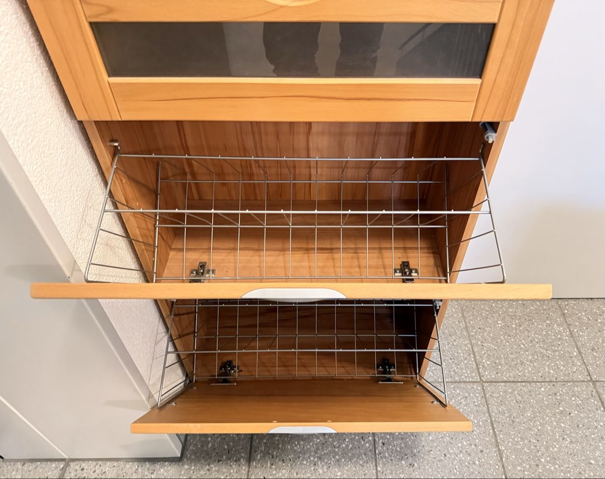 Kommoden: Schuhmöbel Buche mit Schublade und 2 Klappen – Gebraucht aus Sursee von Betlaze 5
