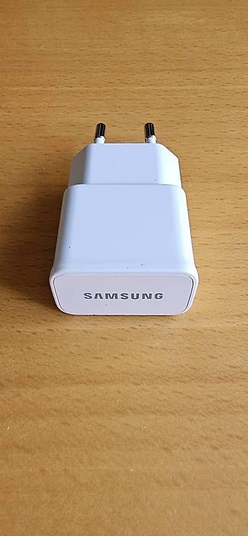 Chargements: Chargeur Samsung micro USB – D'occasion à Meyrin par April73 3