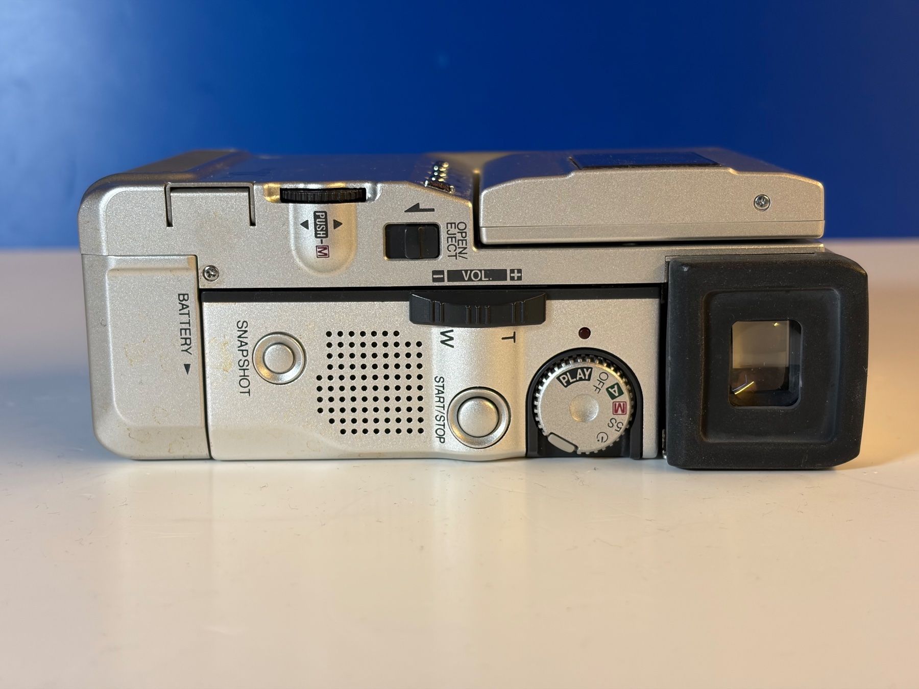 JVC Videocamere: JVC GR-DVX, 1997 – Usato da Chur venduto da irog2021 4