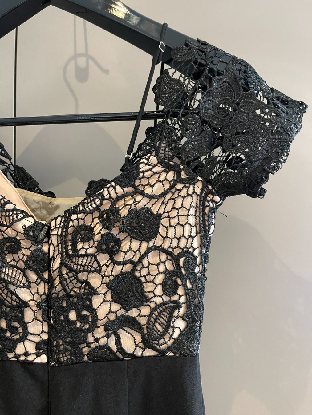 Vestiti: Elegantes Abendkleid Schwarz S mit Spitze & Schlitz – Usato da Rheineck venduto da FGeissler
