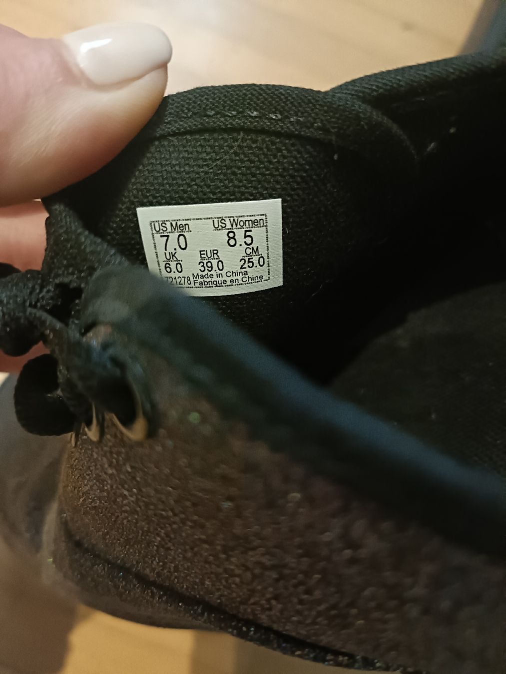Scarpe da donna: Schwarze Stiefel mit Absatz – Usato da Bergdietikon venduto da Bico01 2