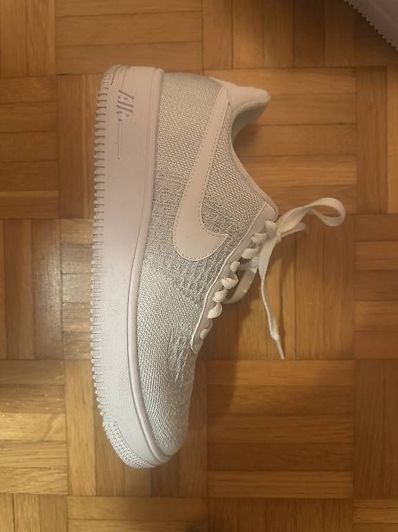 Herrenschuhe: Nike Air Force 1 Flyknit 2.0 Low Weiss – Gebraucht aus Dübendorf von trustedpicks