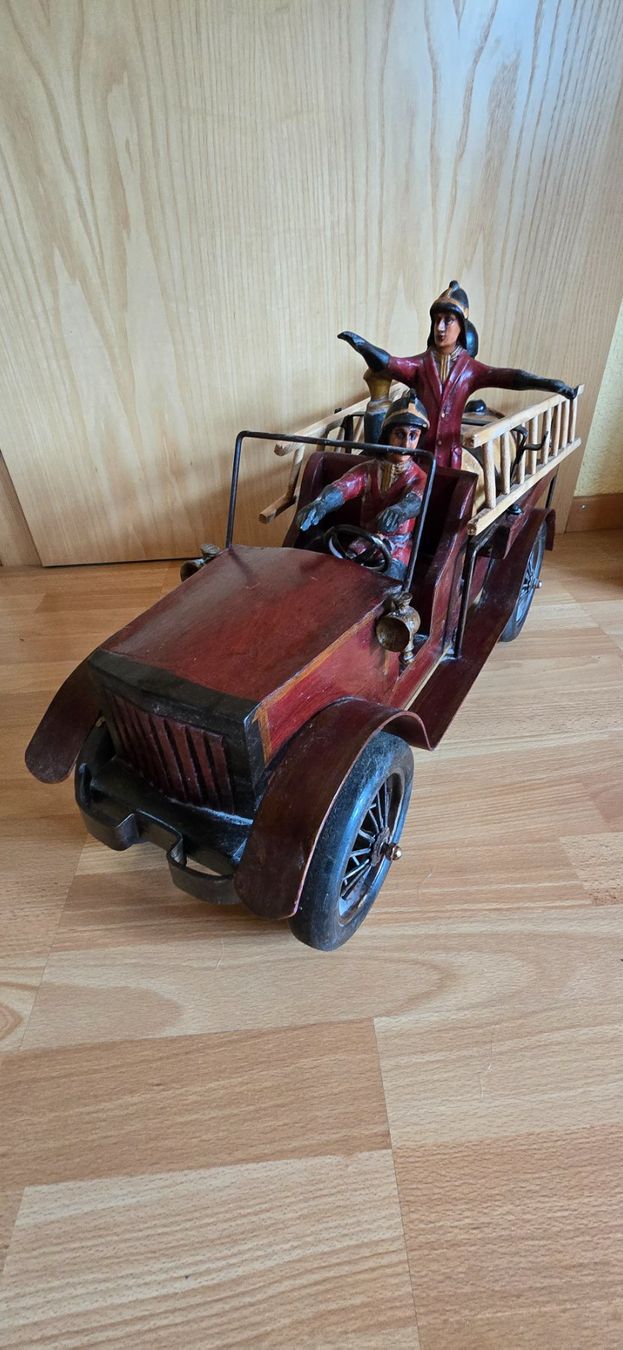 Modellini d'auto: Sehr grosses Modellauto, alt oder auf Alt gemacht – Usato da Gams venduto da yadejo03 2