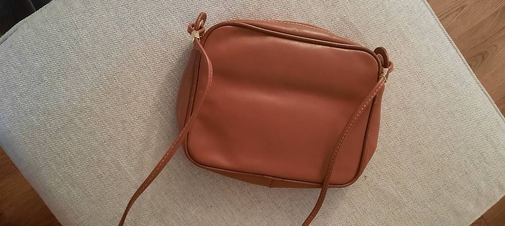 Taschen für Damen: Kleine Braune Handtasche – Gebraucht aus Zürich von Accuchek 1