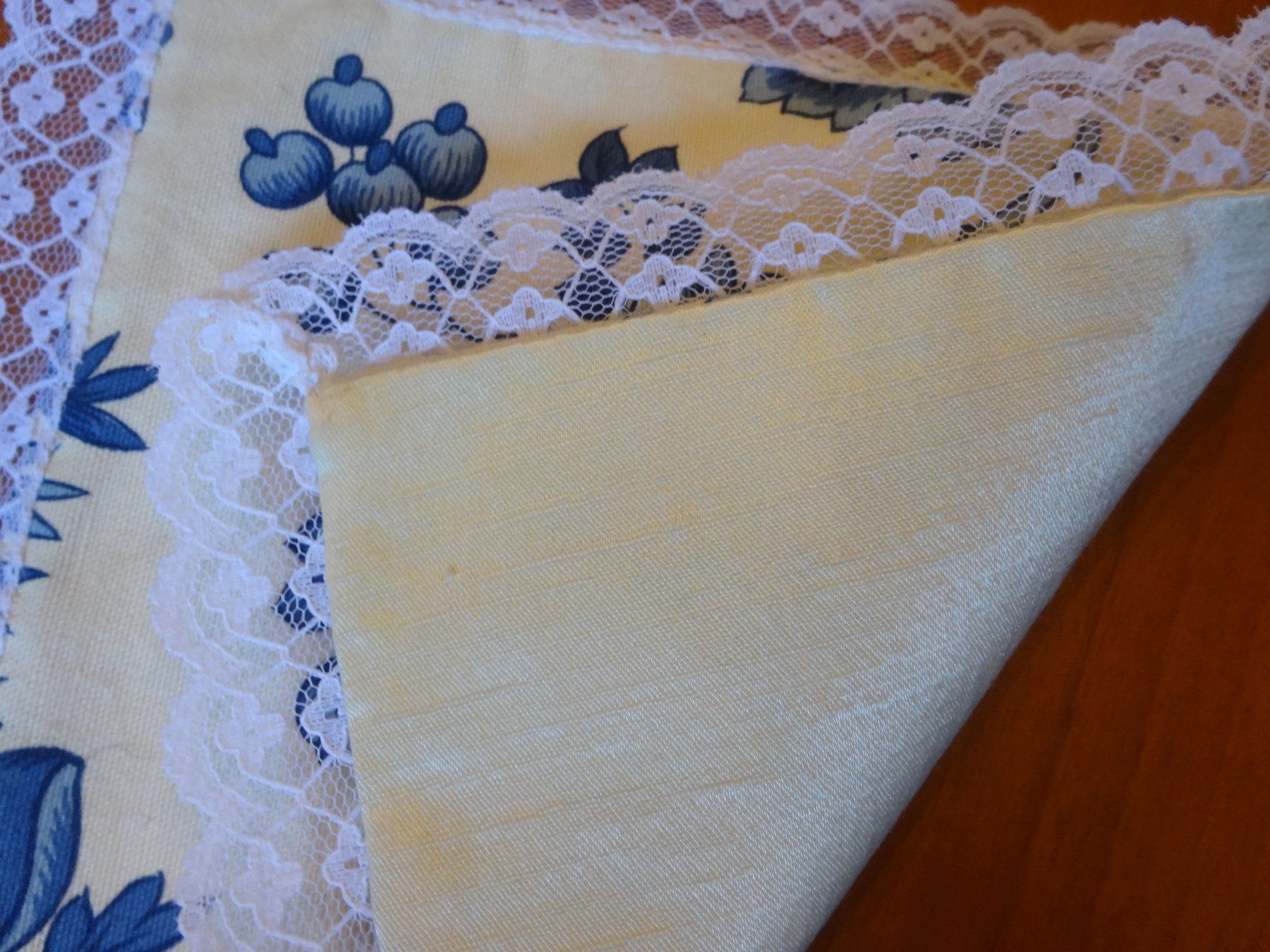 Tutte le decorazioni: 5 jolis napperons – Nuovo e nell'imballaggio originale da Biel/Bienne venduto da milamila02 5