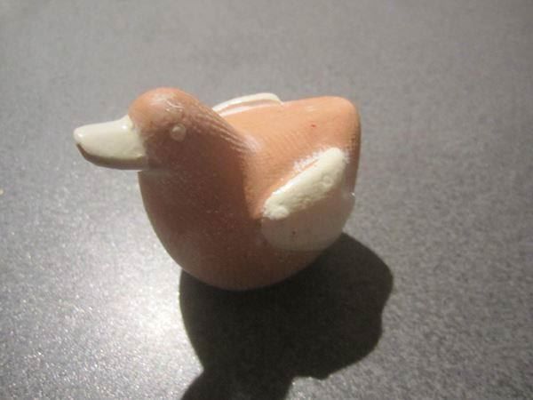 Figuren: Vogel beige/weiss – Gebraucht aus Zürich von Motzkuh