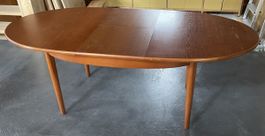 Table ovale extensible