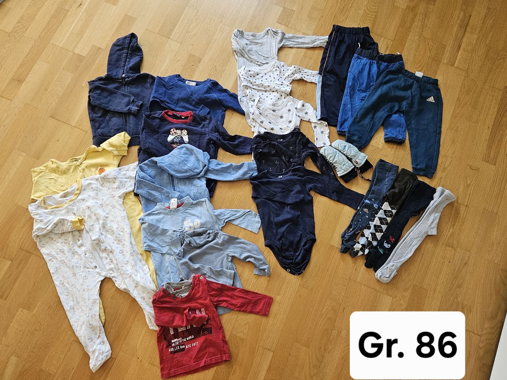 Lotti & Set di vestiti: Kinderkleider Paket Jungs Gr. 86 – Usato da Tenniken venduto da Hansa