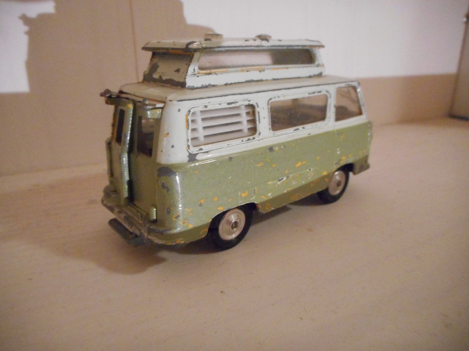 Corgi Toys Modellautos: Corgi Ford Thames Camper – Defekt aus Bretzwil von gbfluck 3