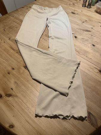 Amisu Schlaghose beige Grösse M guter Zustand