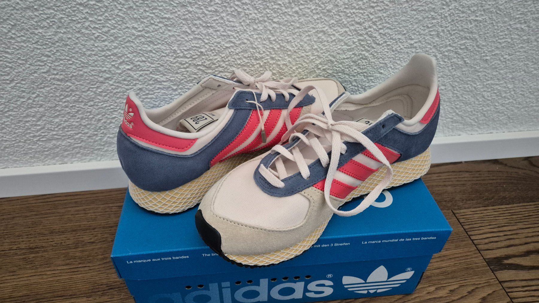Adidas Scarpe da donna: Adidas Atlanta W Gr. 38 – Nuovo (secondo la descrizione) da Freienstein venduto da Murloc 2
