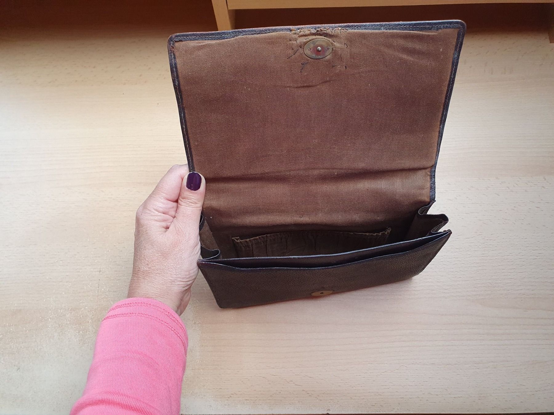 Borse da donna: Antike Leder Handtasche ca. 100-jährig – Usato da St. Margarethen TG venduto da Schachmatt 2
