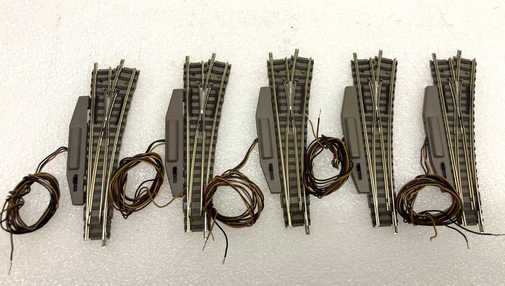 Fleischmann Modelleisenbahnen: Fleischmann 9179 N: 5 elektrische Weichen rechts - geprüft – Gebraucht aus Thun von retoolinoo