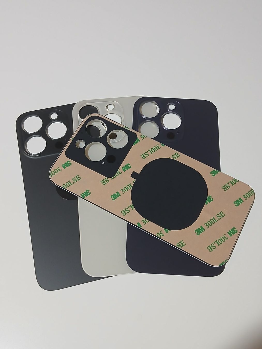 Apple Cover & Protezioni schermo: Coque arrière Iphone 14 Pro – Nuovo e nell'imballaggio originale da Leukerbad venduto da wor_sf98 1