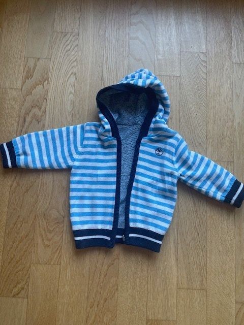 Pullover & Sweatshirts: TIMBERLAND  doppelseitiger Kapuzenpullover Gr. 67 cm (6 M) – Gebraucht aus Basel von PinkPong